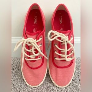 Toms Women Red Canvas Shoes size 7
